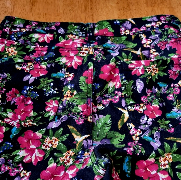 Floral Suko Jeans ๐๐ธ - Picture 6 of 8